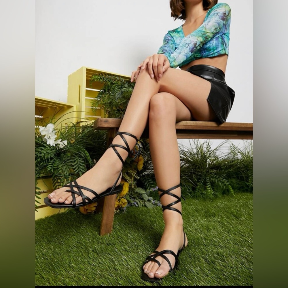 Strappy Lace Up Gladiator Sandals Size 9
